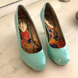 Madden Girl Getta mint green platform pumps